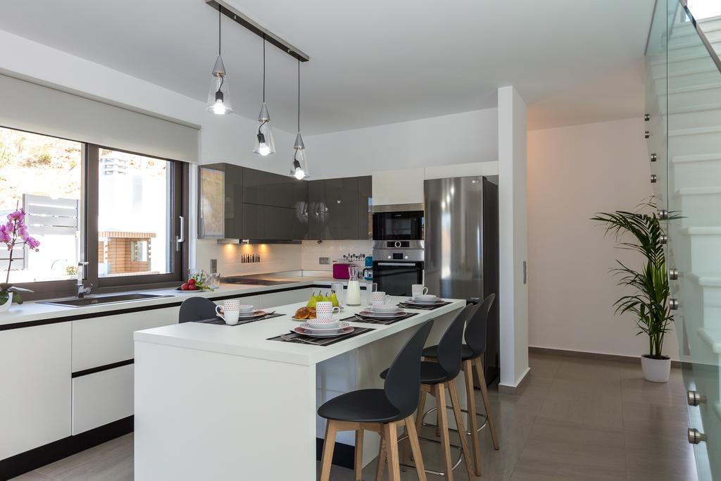 Eolia Iconic Villa, Walking Distance To The Beach, By Thinkvilla Panormos  Экстерьер фото